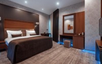   Midtown Hotel 4*+  12