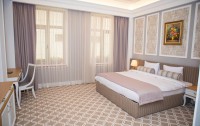   Theatrum Hotel 4*  12