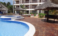   Reef & Beach Resort 3*  16