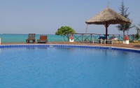   Reef & Beach Resort 3*  7