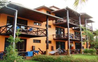   Mnarani Beach Cottage 3*  8