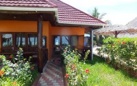   Mnarani Beach Cottage 3*  12