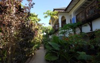   Langi Langi Beach Bungalows 3*  14