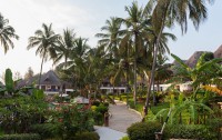   Paradise Beach Resort 4*  10