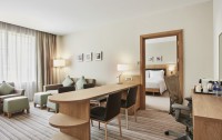   Hilton Garden Inn Mall Of The Emirates 4*  5