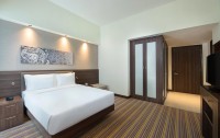   Hampton By Hilton Dubai Airport 3*  8