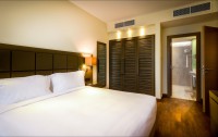   The Village At The Cove Rotana 5*  12