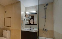   Ajman Beach Hotel 3*  7