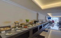 Ajman Beach Hotel 3*  5