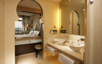   Hilton Ras Al Khaimah Beach Resort 5*  8