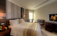   Dubai Marine Beach Resort & Spa 5*  6