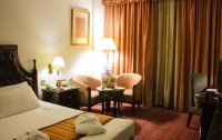   Mayfair Hotel 3*  6