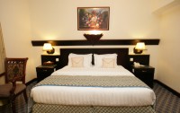   Claridge Hotel 3*  7