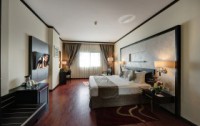 Grandeur Hotel 4*  3