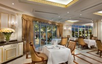   Kempinski Hotel & Residences Palm Jumeirah 5*  77