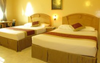   Flamingo Beach Resort 3*  6