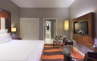   Swissotel Merchant Court 4*  12