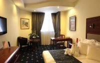   Ramada Jerusalem  4*  9