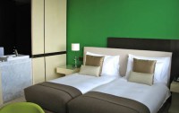 Crowne Plaza 4*  3