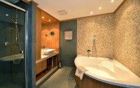   Chalet Royalp & Spa 5*  52