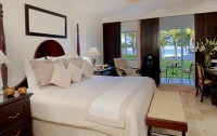   Royal Hideaway Playacar 5*  6