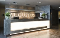   Augustus 4*  7