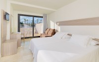   H10 Cambrils Playa 4*  23