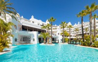   H10 Estepona Palace 4*  46