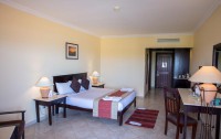   Royal Tulip Beach Resort 5*  14