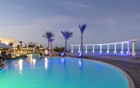   Three Corners Equinox Beach Resort 4*  9