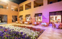   Tamra Beach Resort 4*  12