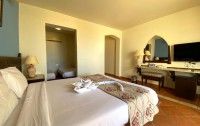   Onatti Beach Resort 4*  6