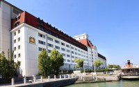   Hilton Vienna Danube Waterfront 4*  19