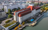   Hilton Vienna Danube Waterfront 4*  1