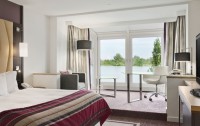   Hilton Vienna Danube Waterfront 4*  16