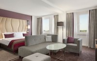   Hilton Vienna Danube Waterfront 4*  12