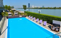   Hilton Vienna Danube Waterfront 4*  10