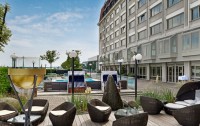   Hilton Vienna Danube Waterfront 4*  9