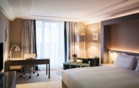   Hilton Vienna Plaza 5*  13