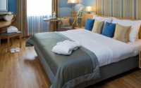   Austria Trend Hotel Ananas 4*  6