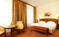   Schick Hotel Stefanie 4*  9