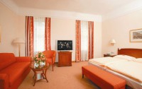   Schick Hotel Stefanie 4*  8