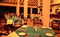   Catamaran Beach Hotel 3*  8