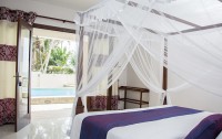 Sapphire Seas Beachfront 3*  3