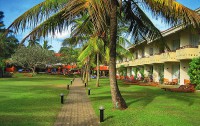   Hibiscus Beach Hotel & Villas 4*  2