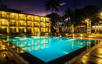   Camelot Beach Hotel 3*  15