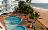   Induruwa Beach Resort 3*  12