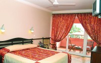   Paradise Beach Hotel 3*  6