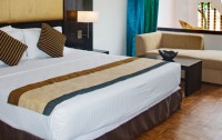   Peacock Beach Hotel 3*  13