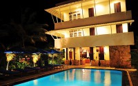   St. Lachlan Hotel & Suites 4*  6